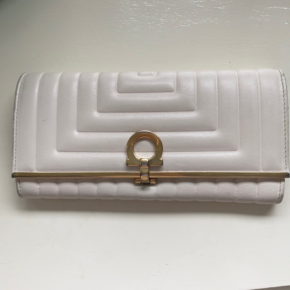 Salvatore Ferragamo wallet - Picture 2 of 16